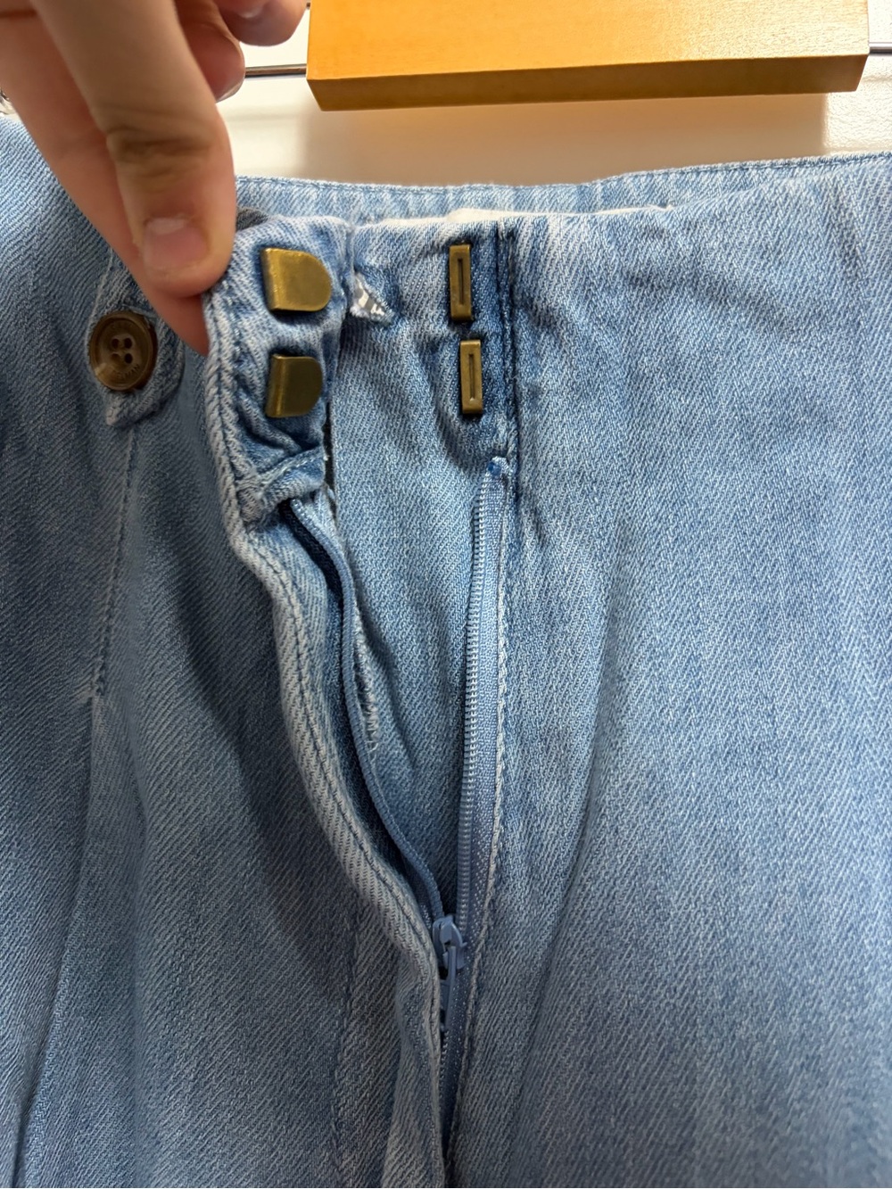 Sam Edelman Light Wash Wide Leg Chambray Pants 100% Cotton Women’s Size 12 - Picture 3 of 8